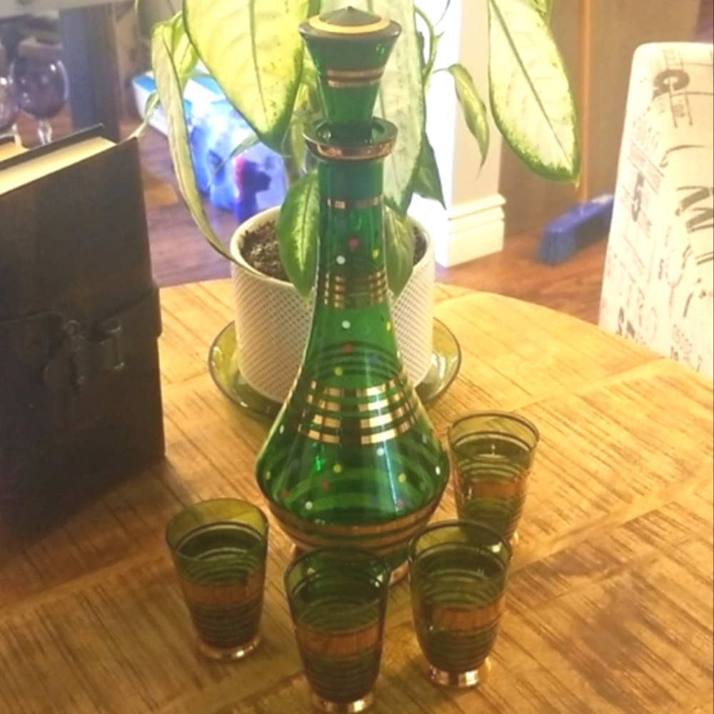 Vintage MCM Borske Sklo Green & Gold Decanter with 4 Shot Glasses – Bohemian Set